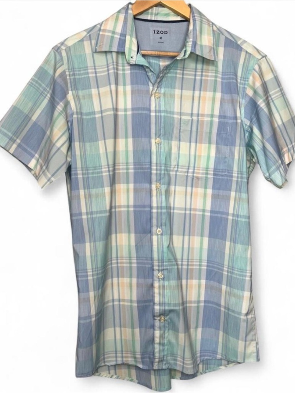 IZOD Men’s Medium Short Sleeve Plaid Button Front Shirt Casual Stretch